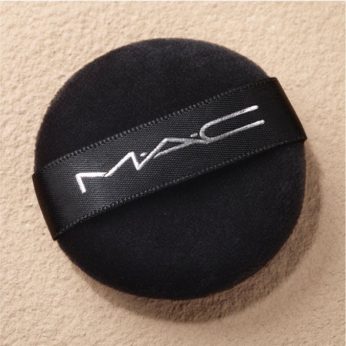 Product image of a MAC powder formula.